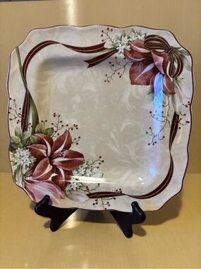 222 Fifth Square Yuletide Celebration Amaryllis Collection Plate.